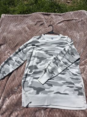 aerie Light Gray Crewneck Sweatshirt